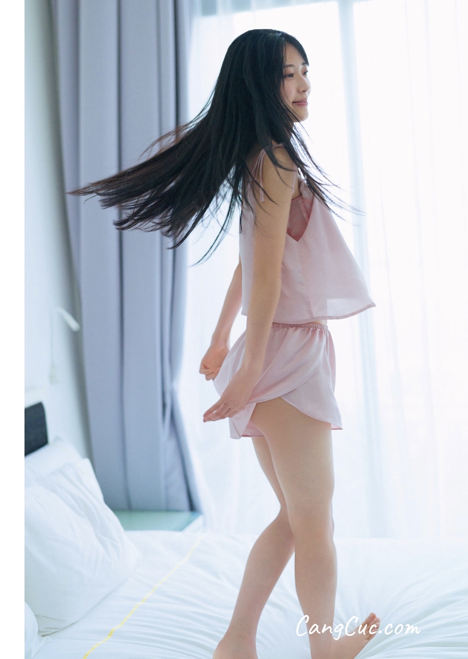 [JP] Airi Satō (佐藤綺星) - 1st写真集『天使の反射角度』